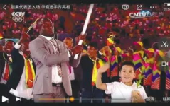 奥运冠军游泳小姐姐视频,水花飞溅，泳姿优雅